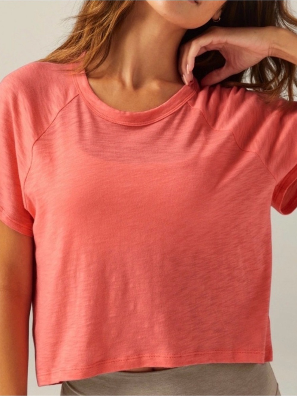 Beyond Yoga Coral Glow Signature High Low Cropped Tee